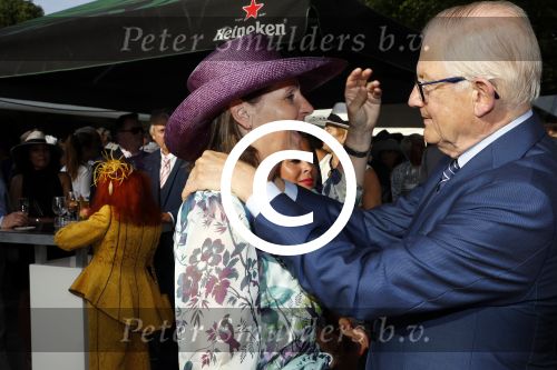 Haarzuilens 21 juni 2017
Haringparty bij kasteel de Haar. Pieter v Vollenhoven. Met elsemieke Havinga