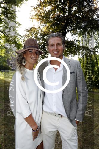 Haarzuilens 21 juni 2017
Haringparty bij kasteel de Haar. Pieter v d Hoogenband met zijn vrouw Marie Jose