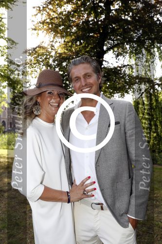 Haarzuilens 21 juni 2017
Haringparty bij kasteel de Haar. Pieter v d Hoogenband met zijn vrouw Marie Jose
