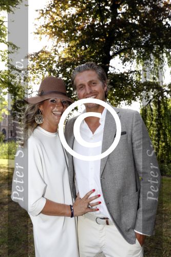 Haarzuilens 21 juni 2017
Haringparty bij kasteel de Haar. Pieter v d Hoogenband met zijn vrouw Marie Jose