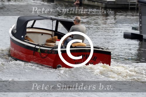 Amsterdam 29 mei 2017 
Rijk de Gooijer jr in de sloep / boot van zijn vader Rijk de Gooijer sr