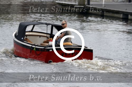 Amsterdam 29 mei 2017 
Rijk de Gooijer jr in de sloep / boot van zijn vader Rijk de Gooijer sr