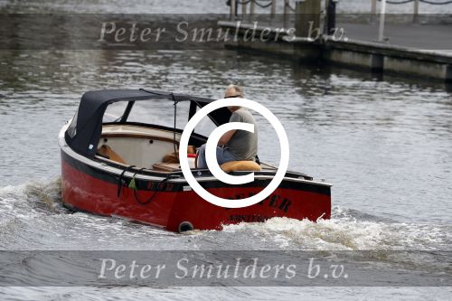 Amsterdam 29 mei 2017 
Rijk de Gooijer jr in de sloep / boot van zijn vader Rijk de Gooijer sr