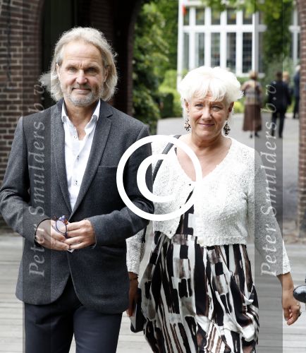 Vught 13 juni 2017
Herdenkingsdienst/ begrafenis van Sandra Reemer in kasteel Maurick. Roland Jan Heijn met zijn vriendin