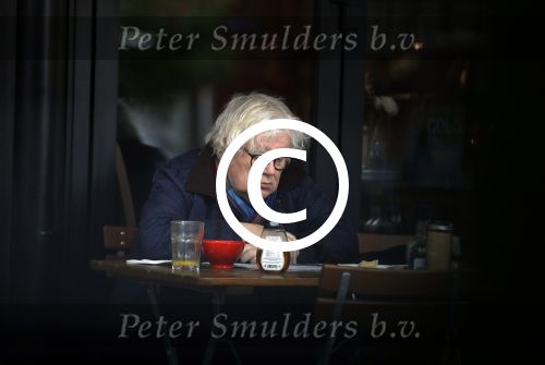 Amsterdam 7 juni 2017
Rudi Fuchs op terras op de beethovenstraat
