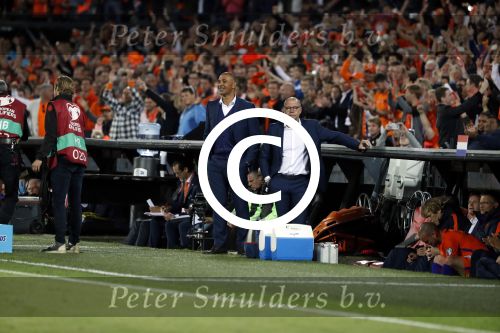 Rotterdam 9 juni 2017
Nederland - Luxemburg in de kuip . De wedstrijd dat Wesley Sneijder record international wordt en waar Ruud Gullit en Dick Advocaat voor het eerst bondscoach en assistent zijn. Yolanthe Sneijder Cabau zit op de tribune met zoons Jessey en Xess Xava