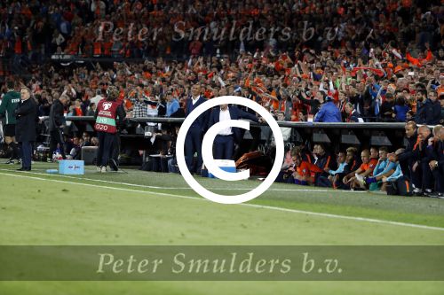 Rotterdam 9 juni 2017
Nederland - Luxemburg in de kuip . De wedstrijd dat Wesley Sneijder record international wordt en waar Ruud Gullit en Dick Advocaat voor het eerst bondscoach en assistent zijn. Yolanthe Sneijder Cabau zit op de tribune met zoons Jessey en Xess Xava