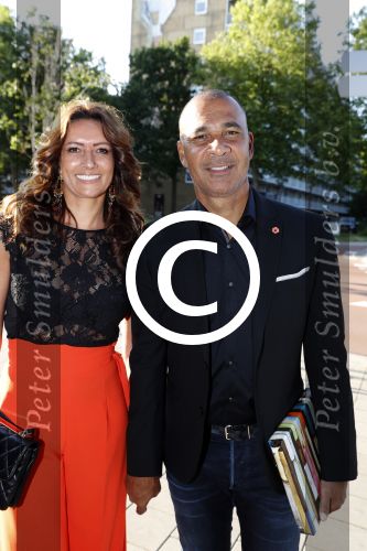 Nieuwegein 10 juni 2017
Ruud Gullit en zijn vriendin Karin de Rooij op weg naar festje Wesley Sneijder