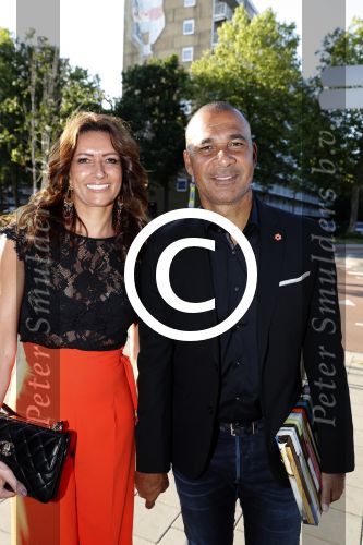 Nieuwegein 10 juni 2017
Ruud Gullit en zijn vriendin Karin de Rooij op weg naar festje Wesley Sneijder