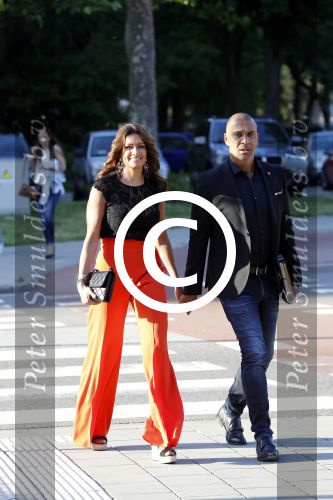 Nieuwegein 10 juni 2017
Ruud Gullit en zijn vriendin Karin de Rooij op weg naar festje Wesley Sneijder