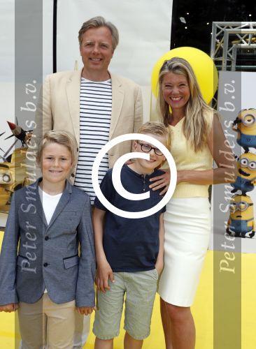 Amsterdam 17 juni 2017  
Premiere verschrikkelijke ikke in pathe arena. Sandra Ysbrandy met partner Pieter en zonen Berend , Ties en Wick