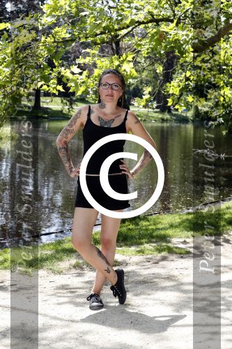 Amsterdam 15 juni 2017 
Sanne Kraaijkamp in het vondelpark.
