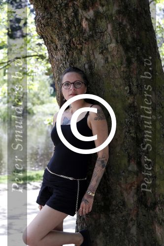 Amsterdam 15 juni 2017 
Sanne Kraaijkamp in het vondelpark.