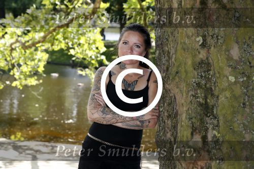 Amsterdam 15 juni 2017 
Sanne Kraaijkamp in het vondelpark.