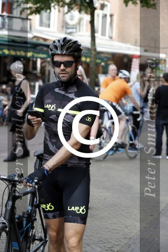Alkmaar 17 mei 2017
Olcay Gulsen Leontie v Moorsel en Simon Keizer fiets voor de kankerbestrijding