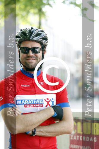 Alkmaar 17 mei 2017
Olcay Gulsen Leontie v Moorsel en Simon Keizer fiets voor de kankerbestrijding