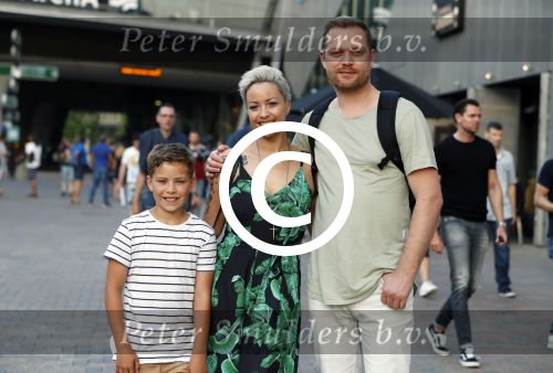 Amsterdam 21 juni 2017 
Sonja Silva met haar zoon en partner Pyke Pos.