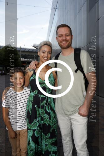 Amsterdam 21 juni 2017 
Sonja Silva met haar zoon en partner Pyke Pos.