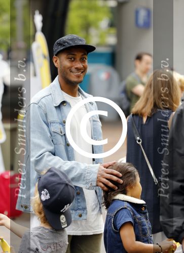 Amsterdam 17 juni 2017
Premiere Verschrikkelijke Ikke in Pathe Arena. Sunnery james met zijn zoon Phyllon Gorre