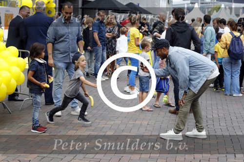 Amsterdam 17 juni 2017
Premiere Verschrikkelijke Ikke in Pathe Arena. Sunnery james met zijn zoon Phyllon Gorre