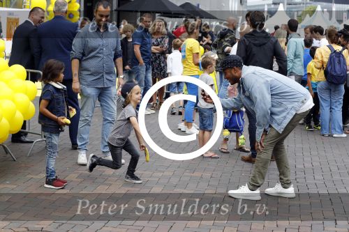 Amsterdam 17 juni 2017
Premiere Verschrikkelijke Ikke in Pathe Arena. Sunnery james met zijn zoon Phyllon Gorre