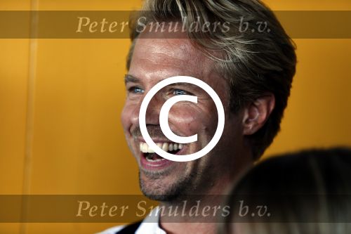 Zandvoort 1 juni 2017 
Boekpresentatie Peter Romer en zijn vrouw Anette Hock in standtent Rapa Nui . Hun kinderen waaronder Thijs en Nienke kregen het eerste boek.