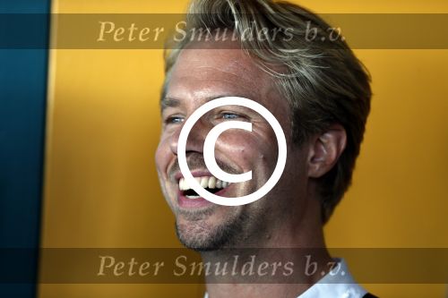 Zandvoort 1 juni 2017 
Boekpresentatie Peter Romer en zijn vrouw Anette Hock in standtent Rapa Nui . Hun kinderen waaronder Thijs en Nienke kregen het eerste boek.