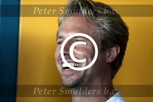 Zandvoort 1 juni 2017 
Boekpresentatie Peter Romer en zijn vrouw Anette Hock in standtent Rapa Nui . Hun kinderen waaronder Thijs en Nienke kregen het eerste boek.
