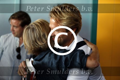 Zandvoort 1 juni 2017 
Boekpresentatie Peter Romer en zijn vrouw Anette Hock in standtent Rapa Nui . Hun kinderen waaronder Thijs en Nienke kregen het eerste boek.