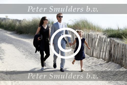 Zandvoort 1 juni 2017 
Boekpresentatie Peter Romer en zijn vrouw Anet Hock in standtent Rapa Nui . Hun kinderen waaronder Thijs en Nienke kregen het eerste boek. Het boek heet en nu ik! Thijs kwam voor het eerst met zijn nieuwe vriendin Igone de Jongh en zijn dochter Sammie