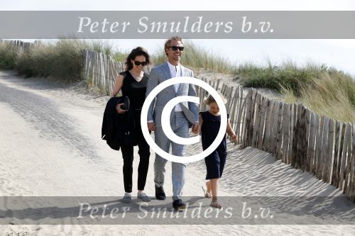 Zandvoort 1 juni 2017 
Boekpresentatie Peter Romer en zijn vrouw Anet Hock in standtent Rapa Nui . Hun kinderen waaronder Thijs en Nienke kregen het eerste boek. Het boek heet en nu ik! Thijs kwam voor het eerst met zijn nieuwe vriendin Igone de Jongh en zijn dochter Sammie