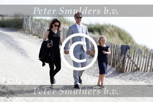 Zandvoort 1 juni 2017 
Boekpresentatie Peter Romer en zijn vrouw Anet Hock in standtent Rapa Nui . Hun kinderen waaronder Thijs en Nienke kregen het eerste boek. Het boek heet en nu ik! Thijs kwam voor het eerst met zijn nieuwe vriendin Igone de Jongh en zijn dochter Sammie