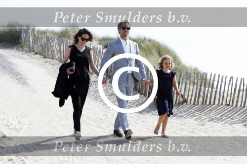 Zandvoort 1 juni 2017 
Boekpresentatie Peter Romer en zijn vrouw Anet Hock in standtent Rapa Nui . Hun kinderen waaronder Thijs en Nienke kregen het eerste boek. Het boek heet en nu ik! Thijs kwam voor het eerst met zijn nieuwe vriendin Igone de Jongh en zijn dochter Sammie
