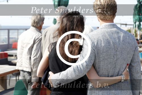 Zandvoort 1 juni 2017 
Boekpresentatie Peter Romer en zijn vrouw Anet Hock in standtent Rapa Nui . Hun kinderen waaronder Thijs en Nienke kregen het eerste boek. Het boek heet en nu ik! Thijs kwam voor het eerst met zijn nieuwe vriendin Igone de Jongh en zijn dochter Sammie