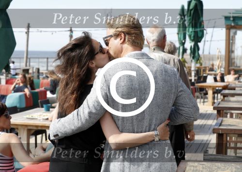 Zandvoort 1 juni 2017 
Boekpresentatie Peter Romer en zijn vrouw Anet Hock in standtent Rapa Nui . Hun kinderen waaronder Thijs en Nienke kregen het eerste boek. Het boek heet en nu ik! Thijs kwam voor het eerst met zijn nieuwe vriendin Igone de Jongh en zijn dochter Sammie