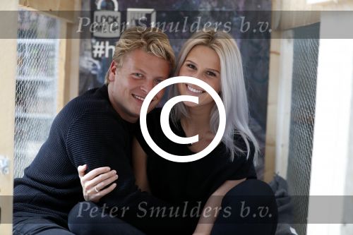 Amsterdam 16 mei 2017 
Free a Girl . lock me up met Thomas Berge Cassidy Roeks Hannelore Zwitserlood Niels Geusebroek en Marieke t Hart. Ze zitten opgesloten op het hoofdkantoor van de telegraaf.