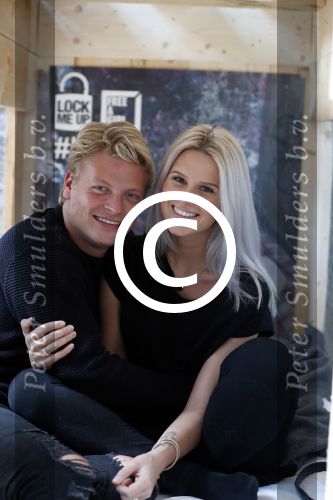 Amsterdam 16 mei 2017 
Free a Girl . lock me up met Thomas Berge Cassidy Roeks Hannelore Zwitserlood Niels Geusebroek en Marieke t Hart. Ze zitten opgesloten op het hoofdkantoor van de telegraaf.