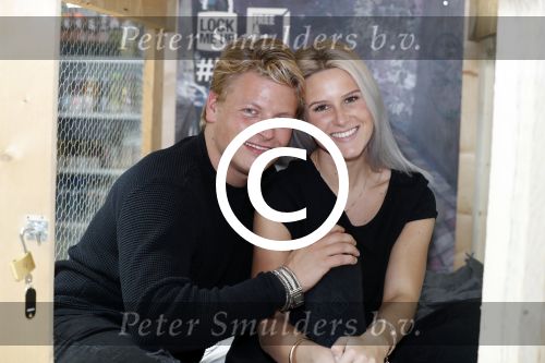 Amsterdam 16 mei 2017 
Free a Girl . lock me up met Thomas Berge Cassidy Roeks Hannelore Zwitserlood Niels Geusebroek en Marieke t Hart. Ze zitten opgesloten op het hoofdkantoor van de telegraaf.