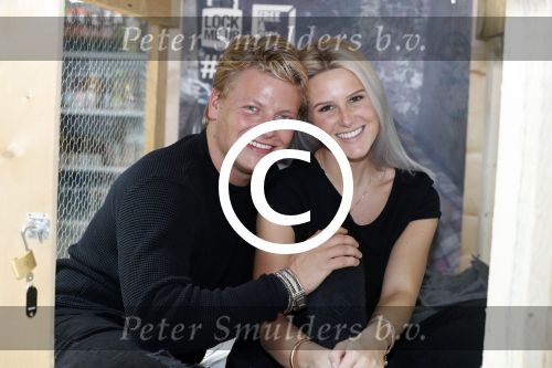 Amsterdam 16 mei 2017 
Free a Girl . lock me up met Thomas Berge Cassidy Roeks Hannelore Zwitserlood Niels Geusebroek en Marieke t Hart. Ze zitten opgesloten op het hoofdkantoor van de telegraaf.