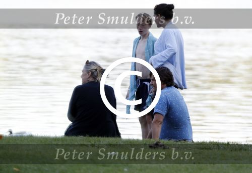 Amsterdam Amsterdamse Bos 17 juni 2017
Vincent Croiset met zijn zoons , zijn vriendin Tina de Bruin en hun baby Teddy , Annemarie Jung en Eva v d Gught met man en dochter