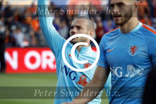 Rotterdam 9 juni 2017
Nederland - Luxemburg in de kuip . De wedstrijd dat Wesley Sneijder record international wordt en waar Ruud Gullit en Dick Advocaat voor het eerst bondscoach en assistent zijn. Yolanthe Sneijder Cabau zit op de tribune met zoons Jessey en Xess Xava