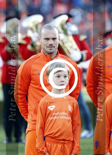 Rotterdam 9 juni 2017
Nederland - Luxemburg in de kuip . De wedstrijd dat Wesley Sneijder record international wordt en waar Ruud Gullit en Dick Advocaat voor het eerst bondscoach en assistent zijn. Yolanthe Sneijder Cabau zit op de tribune met zoons Jessey en Xess Xava