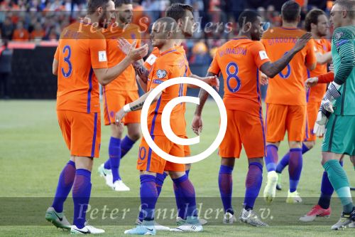 Rotterdam 9 juni 2017
Nederland - Luxemburg in de kuip . De wedstrijd dat Wesley Sneijder record international wordt en waar Ruud Gullit en Dick Advocaat voor het eerst bondscoach en assistent zijn. Yolanthe Sneijder Cabau zit op de tribune met zoons Jessey en Xess Xava
