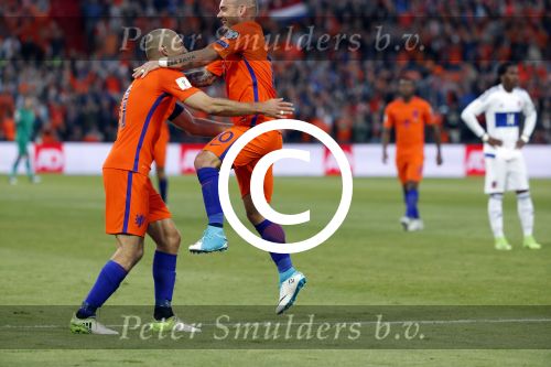 Rotterdam 9 juni 2017
Nederland - Luxemburg in de kuip . De wedstrijd dat Wesley Sneijder record international wordt en waar Ruud Gullit en Dick Advocaat voor het eerst bondscoach en assistent zijn. Yolanthe Sneijder Cabau zit op de tribune met zoons Jessey en Xess Xava
