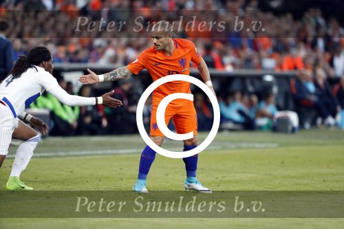 Rotterdam 9 juni 2017
Nederland - Luxemburg in de kuip . De wedstrijd dat Wesley Sneijder record international wordt en waar Ruud Gullit en Dick Advocaat voor het eerst bondscoach en assistent zijn. Yolanthe Sneijder Cabau zit op de tribune met zoons Jessey en Xess Xava