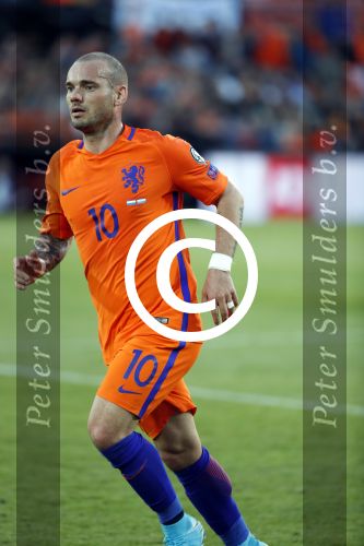 Rotterdam 9 juni 2017
Nederland - Luxemburg in de kuip . De wedstrijd dat Wesley Sneijder record international wordt en waar Ruud Gullit en Dick Advocaat voor het eerst bondscoach en assistent zijn. Yolanthe Sneijder Cabau zit op de tribune met zoons Jessey en Xess Xava