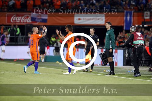 Rotterdam 9 juni 2017
Nederland - Luxemburg in de kuip . De wedstrijd dat Wesley Sneijder record international wordt en waar Ruud Gullit en Dick Advocaat voor het eerst bondscoach en assistent zijn. Yolanthe Sneijder Cabau zit op de tribune met zoons Jessey en Xess Xava