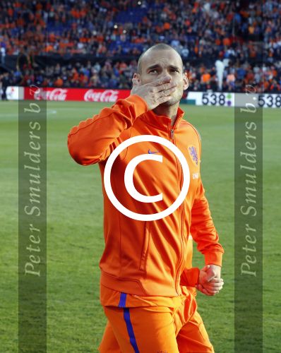 Rotterdam 9 juni 2017
Nederland - Luxemburg in de kuip . De wedstrijd dat Wesley Sneijder record international wordt en waar Ruud Gullit en Dick Advocaat voor het eerst bondscoach en assistent zijn. Yolanthe Sneijder Cabau zit op de tribune met zoons Jessey en Xess Xava