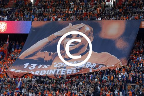 Rotterdam 9 juni 2017
Nederland - Luxemburg in de kuip . De wedstrijd dat Wesley Sneijder record international wordt en waar Ruud Gullit en Dick Advocaat voor het eerst bondscoach en assistent zijn. Yolanthe Sneijder Cabau zit op de tribune met zoons Jessey en Xess Xava