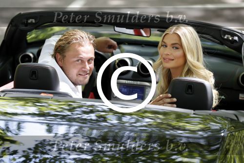 Amsterdam 1 juni 2017
Opnames videoclip Wesly Bronkhorst met model Mandy de Poel in Ferrari